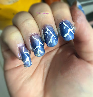 lightning_bolt_nail_art