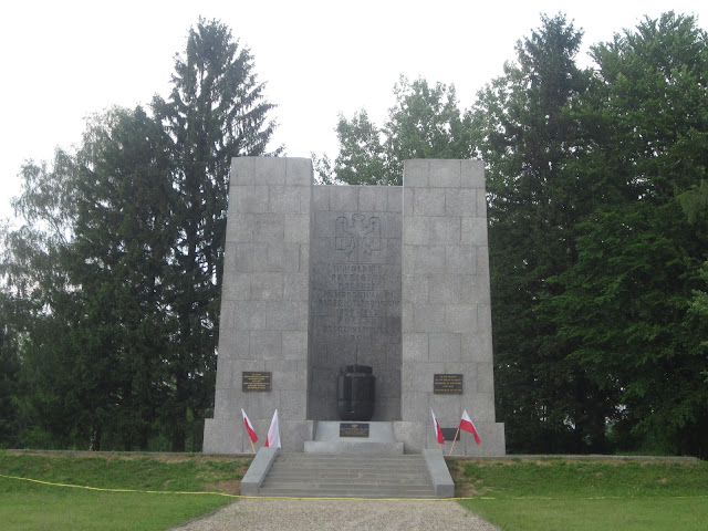 Polish Monument, Mauthausen Concentration Camp, Vienna / SouvenirChronicles.blogspot.com