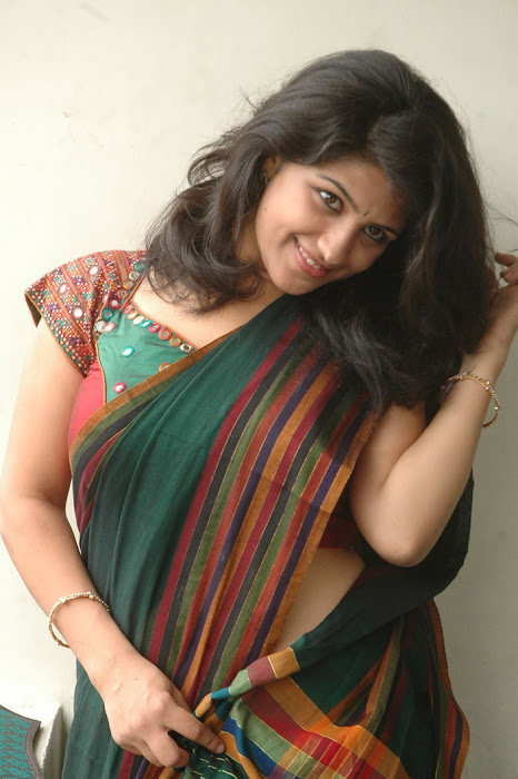 supriya saree unseen pics