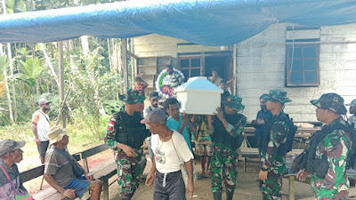 Aksi Kemanusiaan Satgas Yonif 122/TS peduli sesama bantu proses pemakaman warga Kampung Kibay