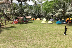 Tampilkan Fun Camp Naga River Side, Agrowisata dan Atraksi Budaya Suku Gamkonora di Ekspedisi Tanah Tobaru