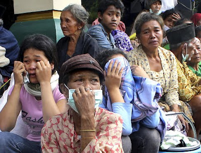 Indonesia volcanic eruption Mount Merapi spews lava, superheated gas; at least 122 dead