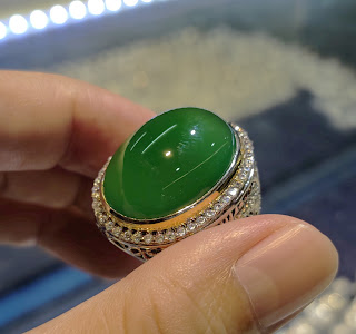 Batu Bacan Doko Hijau Botol HQ BC081 Body Kaca Super Klimis Ikatan Perak Mewah