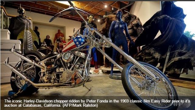 icônica Harley-Davidson chopper, usada pelo ator Peter Fonda no ...