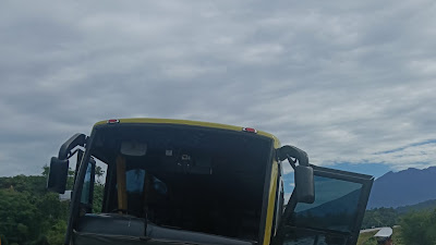 Penumpang Selamat, Bus Pariwisata Kecelakaan di Tol Padang-Sicincin