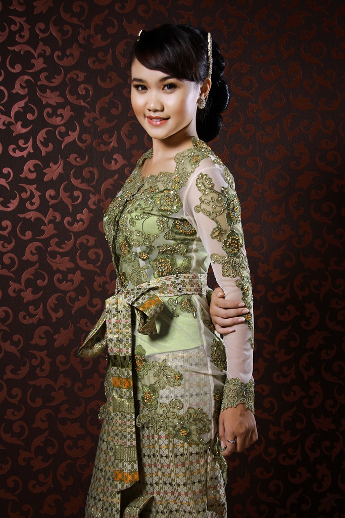 Amelie ButiKebaya Kebaya  Hijau  model  Bali