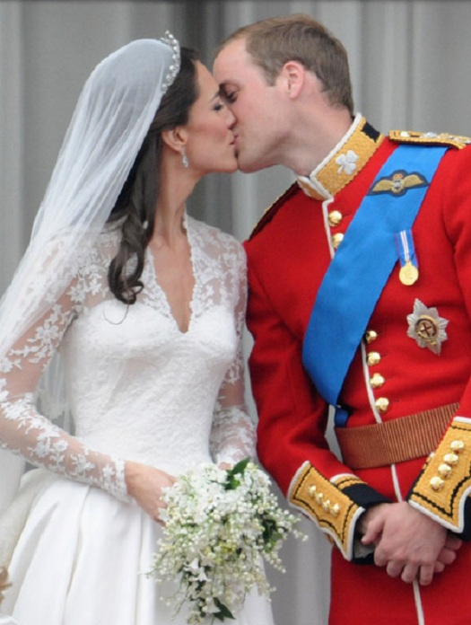 kate and william kissing. kate middleton kissing william