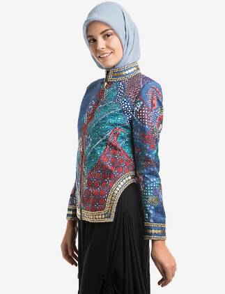  pesta bergaya modern dengan aneka kombinasi menarik tentu saja akan menjadi sebuah busana ッ 45 Model Baju Muslim Batik Trendy Populer 2019