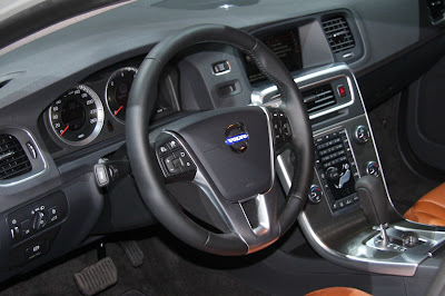 Paris Motor Show 2010 Volvo V60 live  more aesthetic than practical interior