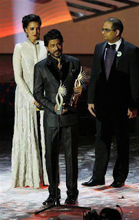 Celebrities received the IIFA 2013 Award gallery