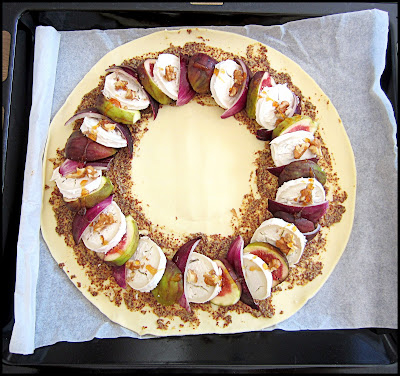 Hors table de Pauline - Tarte couronne figue, chèvre et miel.