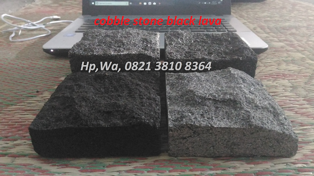 cobel paving klasik baru dari batu alam terbuat dari batuan alam asli yang sangat kuat dan padat batu hitam kobel jual murah lansung pengrajin pabrikan black lava basalt bali paving block tegel ubin batu alam.