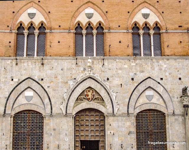 Palazzo Pubblico, sede histórica do governo de Siena, Itália