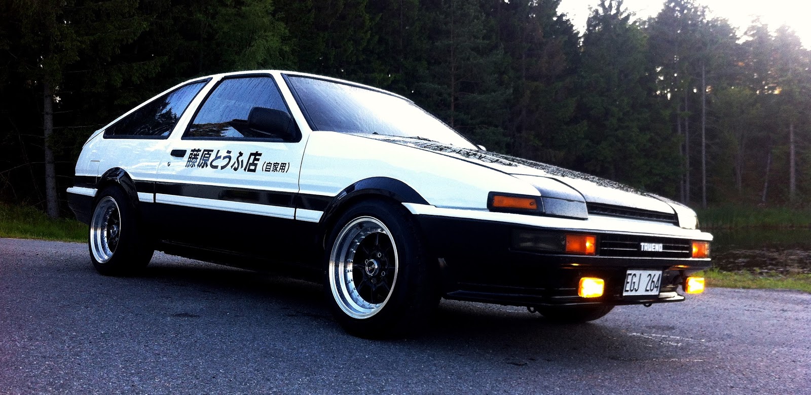 Hachi Roku Toyota Corolla AE86 PROJECT B