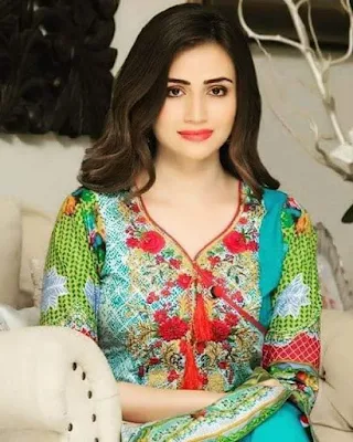 Ham apna ishq chamkaen tum apna husn chamkao