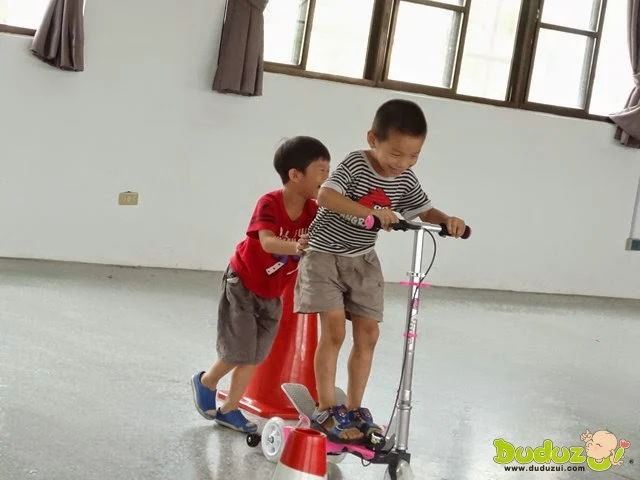 『踩踏滑板車』產品律動教學幼兒體能活動