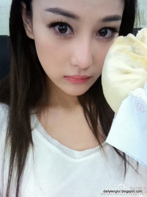 Viann Zhang Xinyu (张馨予) Viann Zhang Xinyu (张馨予)