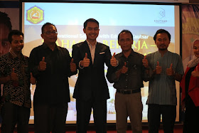 Motivator Indonesia Kautsar Management Edvan M Kautsar Memberikan Training Motivasi Be A Passionpreneur dan Bahagia Bekerja-bekerja Bahagia untuk 1.200 Mahasiswa Politeknik Harapan Bersama Tegal