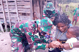 Satgas Pamrahwan Yonif 756/WMS Lakukan Pengobatan Keliling di Kampung Jila