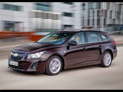  2013 Chevrolet Cruze Station Wagon model year from the interior