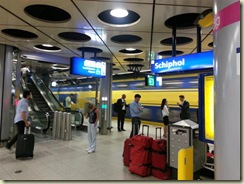 Schipol Train station (Small)