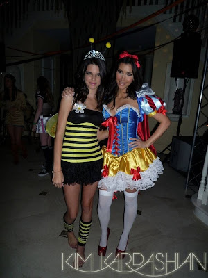  Kardashian Costume on Kim Kardashian Halloween Costume 2009 Photos   B4tea Com