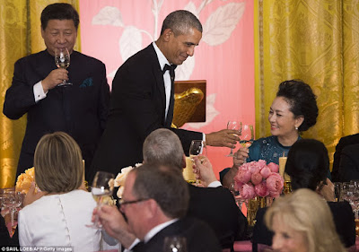 Michelle Obama stuns in designer Vera Wang gown as Obama's host Chinese leader