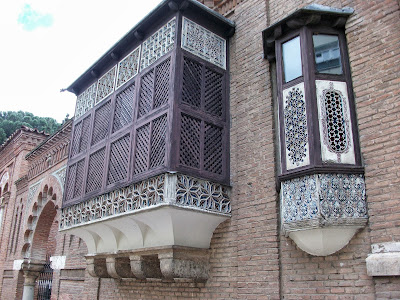 Palacete Laredo. Alcalá de Henares. Madrid. Edificio neomúdejar.