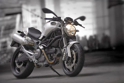 2012 Ducati Monster 696