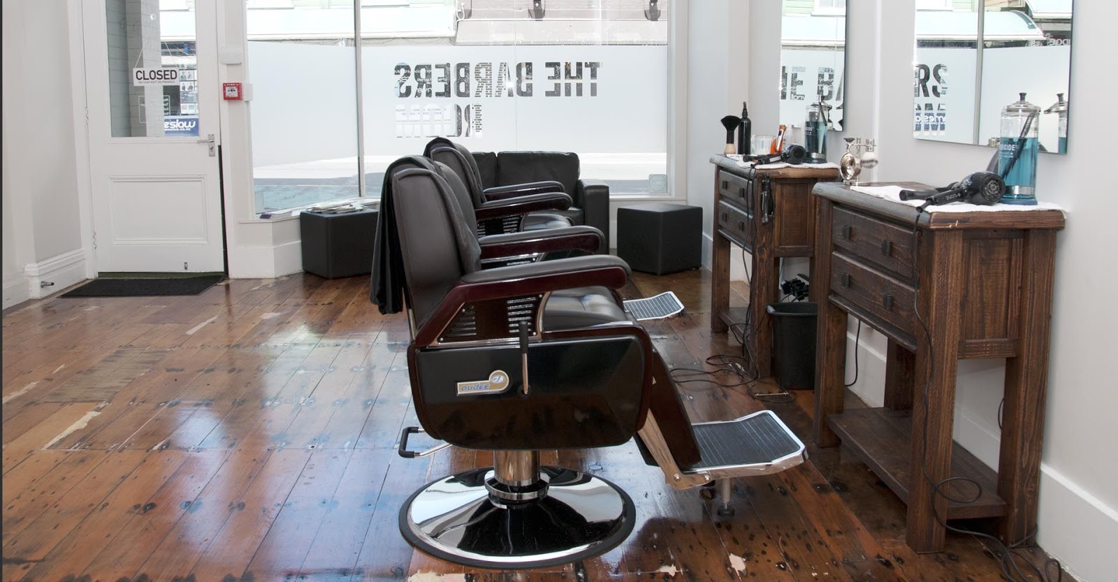 Peluang Paket Bisnis Usaha Barbershop  Pria  Dalam Analisa 
