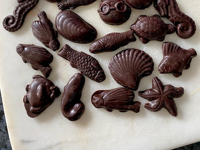 Small seafood shapes of chocolate