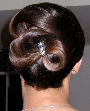 prom updos for curly hair 2011. prom updos for curly hair