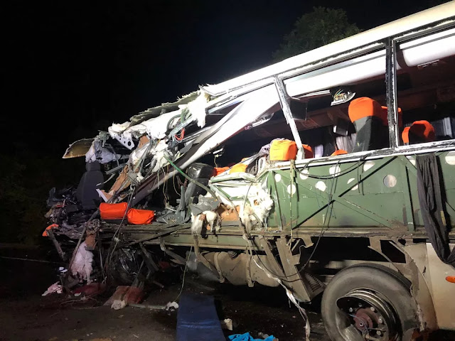 Estradas Violentas: Carreta, carro, ônibus e van deixa 6 mortos e 12 feridos em Rio Pardo, RS