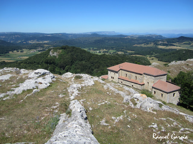 Santuario de Nuestra Señora de Oro en Zuia (Álava)