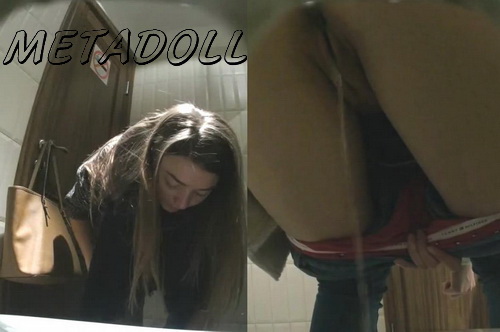 Girls caught pissing in a fast food toilet via hidden camera (Fast Food Toilet 28)