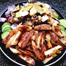 healthy chips, salad, mince and gherkins with thousand island sauce 