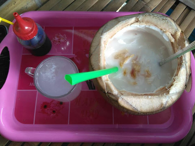 kelapa muda di apoang sendana