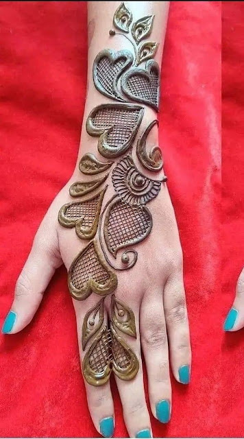 Simple mehndi design