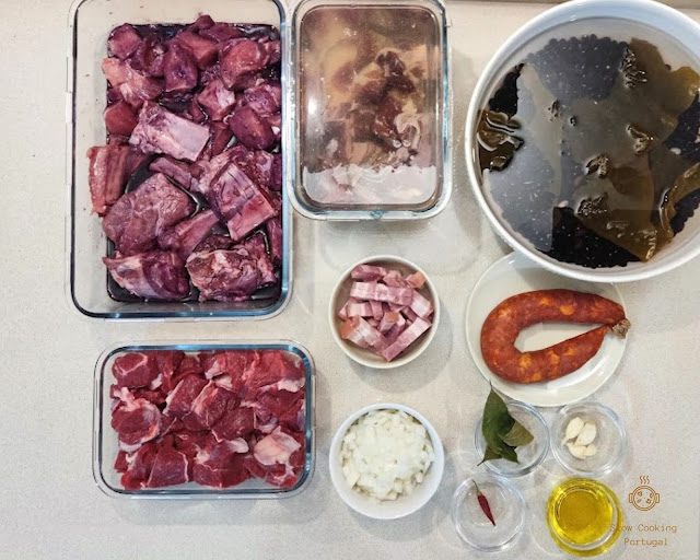 ingredientes de feijoada brasileira