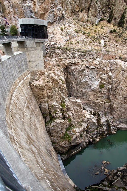 640px Buffalo Bill Dam WY2