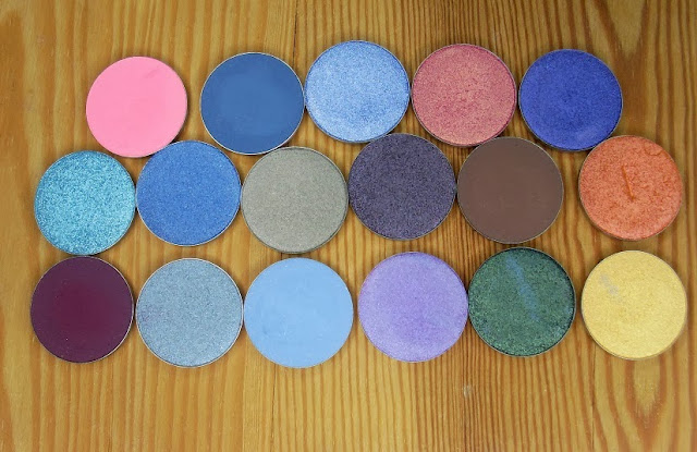 Hean, cienie do powiek, Eyeshadows, makeup, wkłady cieni, palety magnetyczne , makijaż dzienny w kolorze, złoto na powiece, bordowy makijaż, pastelowe kolory na powiekach