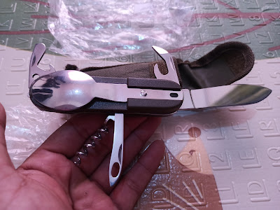 Tampilan Depan Pisau Lipat Cutlery Generic Ketika Tools Dibuka