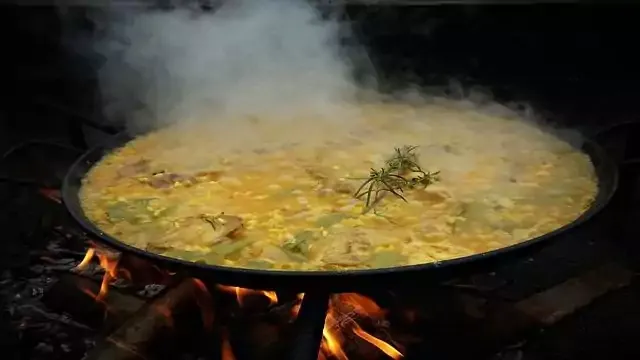 स्पेन प्राकृतिक दृश्यों की मिलनस्थली , spain food ,स्पेन की मुद्रा का नाम बताइए