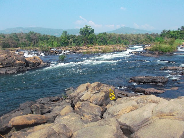 മരണം മാടി വിളിക്കുന്ന  കേരളത്തിലെ ഒരു ടുറിസ്റ്റ് സെൻ്റർ|Most dangerous tourist spot in Kerala Paniyeli Poru