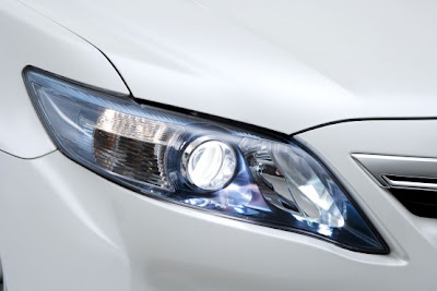 2010 Toyota Hybrid Camry Headlights