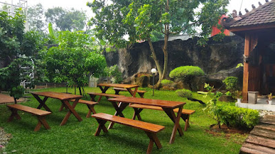 Sewa Meja Taman Jakarta