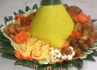 How To Make Nasi Kuning (Make a Dish Indonesia)