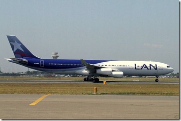 LAN_Airlines_(CC-CQE)_Airbus_A340-300_at_Sydney_Airport