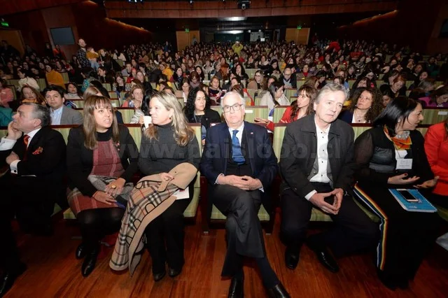 Autoridades invitadas a Cumbre Mil Mujeres