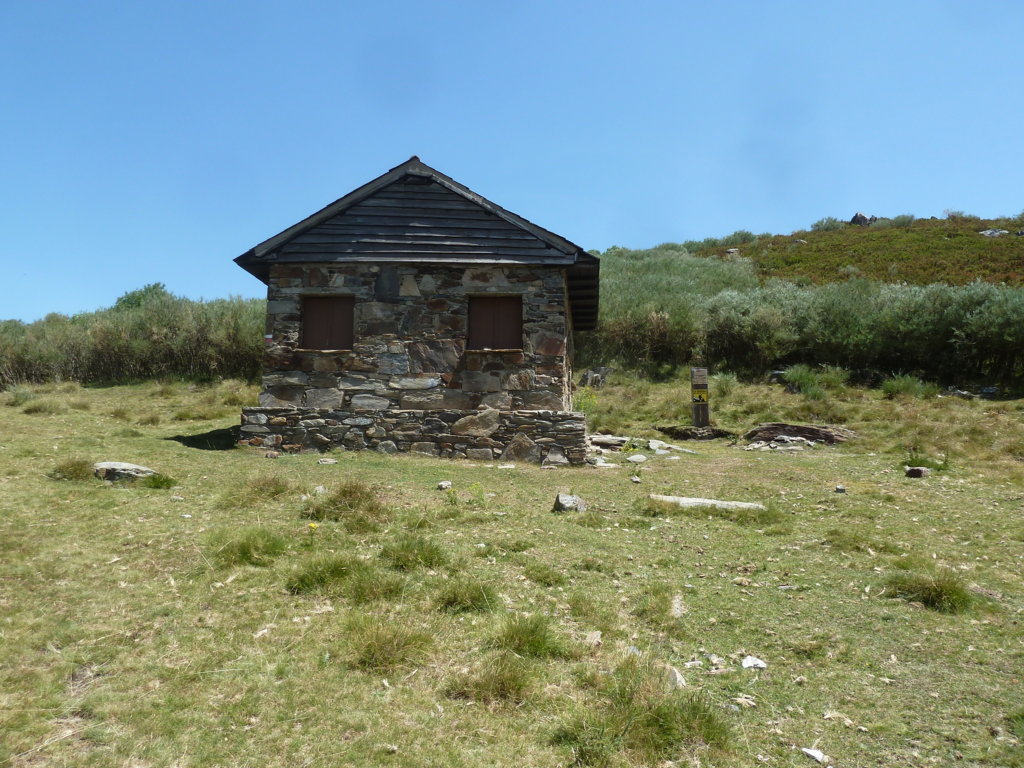 PEÑA TREVINCA, 2.127m (Una calcetinada... con baño) P1250453%20%28FILEminimizer%29